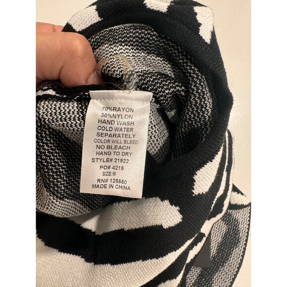 Zebra Print Knit Crop Top Medium By Hera Collection Sleeveless Black & White - Picture 4 of 4